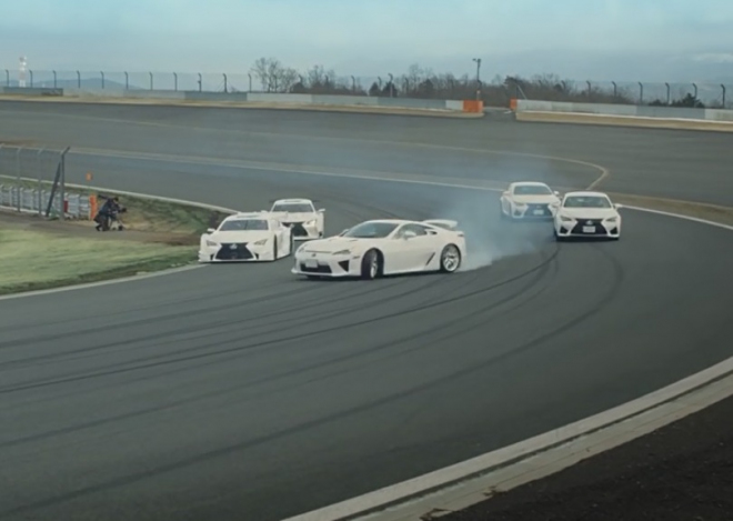 Dance of F: pět Lexusů včetně LF-A doslova protančilo okruhem Fuji (video)