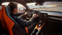 Lotus se v krizi pokouší vzpomenout na to, čím byl. Představil nové lehké kupé, nejrychlejší čtyřválcové auto světa