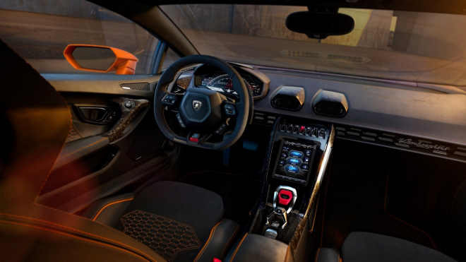 Nejnovější italský sporťák umí předvídat budoucnost, má být nepochopitelně rychlý