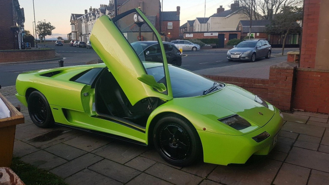 Toto je nejlevnější Lamborghini Diablo. Stojí jako Octavie, má jen jednu vadu