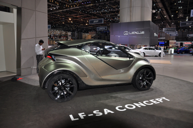 Lexus LF-SA oficiálně odhalen, odvážný koncept je prý destilovaným luxusem
