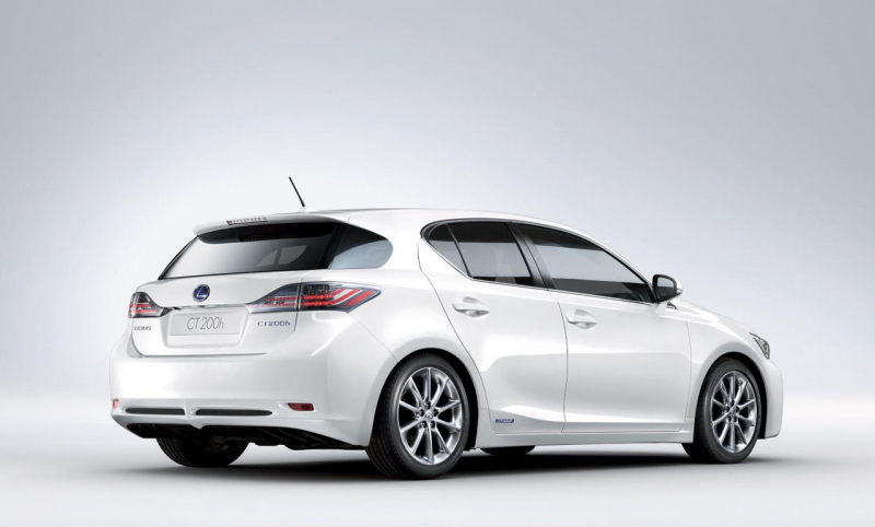 Lexus CT 200h: japonský hybridní premiant - 2 - lexus ct200h predstaveni 04