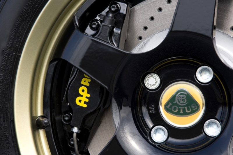 Lotus Exige S Type 72: černozlatý klenot - 4 -