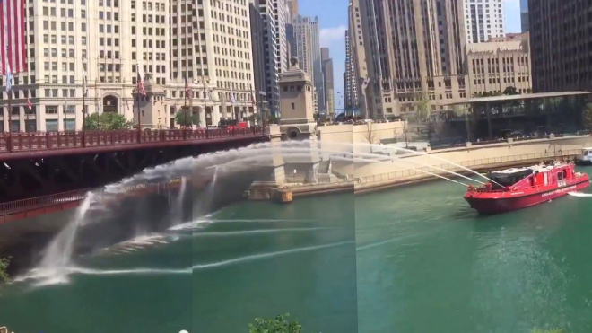 Neklamný důkaz, že léto je tady. Někde je teď třeba chladit i rozpálené silniční mosty