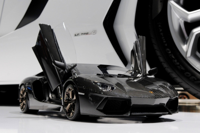 Lamborghini Aventador jako model desetkrát dražší než skutečné auto