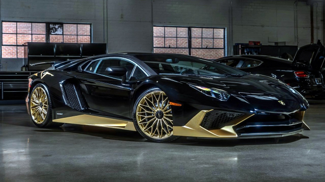 Tohle je jedno z posledních Lamborghini svého druhu. Je tím úplně nejhezčím?