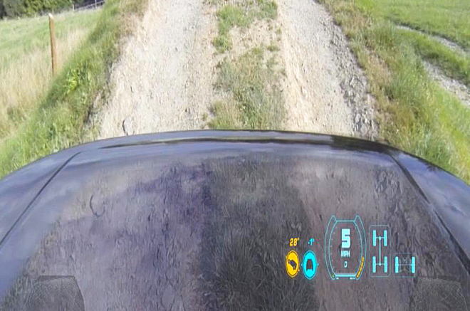 Land Rover Discovery Vision dostane „průhlednou“ kapotu, zajistí to kamery