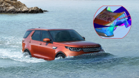 Toto geniální řešení dovoluje Land Roveru jet až metr hlubokou vodou bez šnorchlu