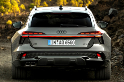 Nový kombík Audi dostal blatníky z RS6, aby konečně dokázal, že i univerzální auto může být sexy