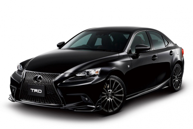 Lexus IS 2013 s doplňky TRD: vlk nasadil masku tygra