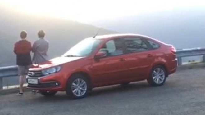 Ruskou Octavii po faceliftu nafotili bez maskování. Bude hezčí a dál extrémně levná