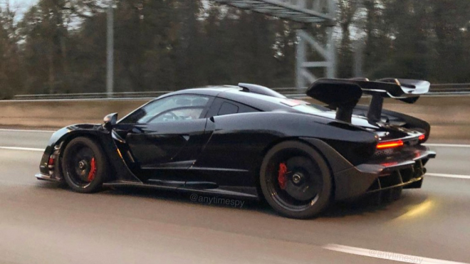 McLaren Senna poprvé nafocen na silnici. Už není ošklivý, stačilo změnit jedinou věc