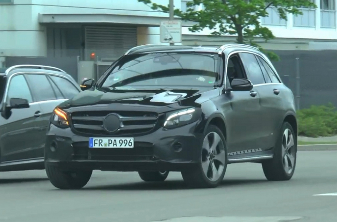Mercedes GLC: nové GLK s minimem maskování přistiženo i v akci (video)