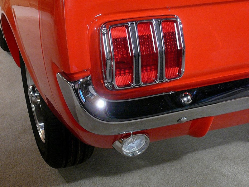 Ford Mustang a kulečník v jednom - 3 -