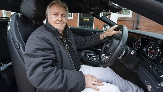 Muž vysoudil na Mercedesu peníze za to, že jeho kožená sedadla nejsou opravdu kožená