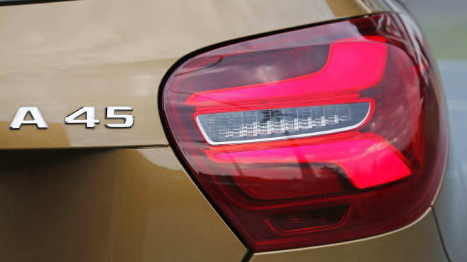 Skrytý ranař? Ostrý Mercedes třídy A od AMG v béžové barvě se nevídá