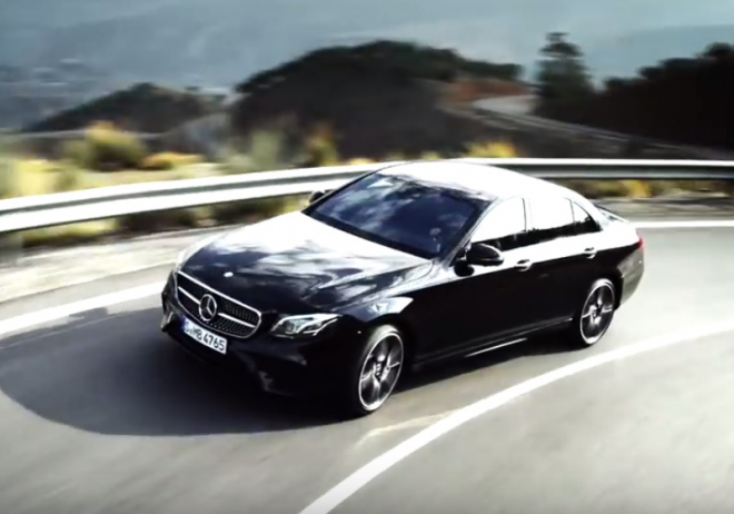 Mercedes-AMG E 43 zaržál na prvním videu, jeho 401 koní zní překvapivě bujaře