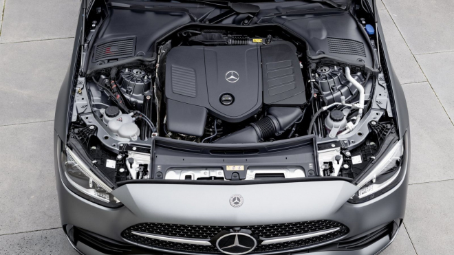 Šéf Mercedesu otevřeně řekl, co čeká benziny a diesely, jak si reálně stojí elektromobily