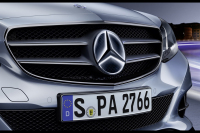Mercedes-E Selection 2013: faceliftovanou třídu E můžete ozdobit zářící hvězdou
