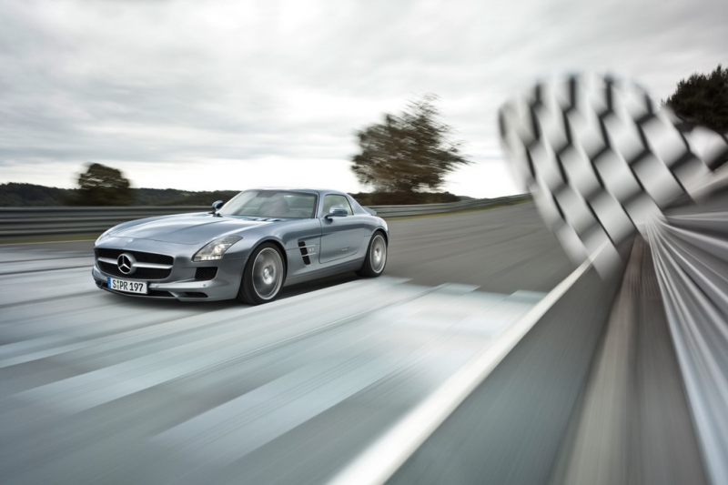Mercedes-Benz SLS AMG Gullwing: představení takřka oficiální - 3 - Mercedes_Benz_SLS_AMG_predstaveni_04