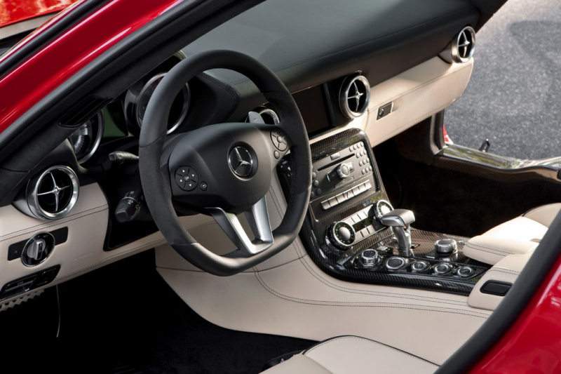 Mercedes-Benz SLS AMG Gullwing: představení takřka oficiální - 10 - Mercedes_Benz_SLS_AMG_predstaveni_11