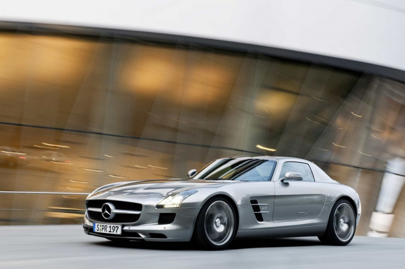 Mercedes-Benz SLS AMG Gullwing: představení takřka oficiální - 30 - Mercedes_Benz_SLS_AMG_predstaveni_31