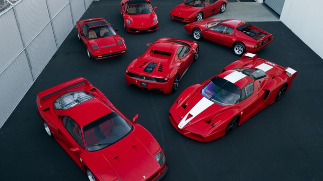 Sběratel se rozhodl prodat celou svou sbírku Ferrari, dvě z nich vyvažují zlatem