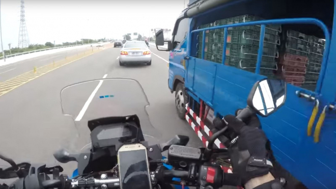 Čínský řidič vám předvede, jak určitě nereagovat na něčí chybu na silnici