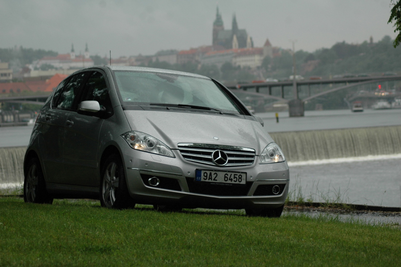 Test Mercedes-Benz A180 CDI: malý velký &bdquo;Merkl&rdquo; - 2 - mercedes_benz_A180_2009_83