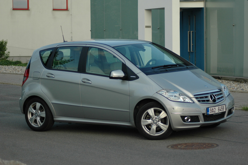 Test Mercedes-Benz A180 CDI: malý velký &bdquo;Merkl&rdquo; - 3 - mercedes_benz_A180_2009_32