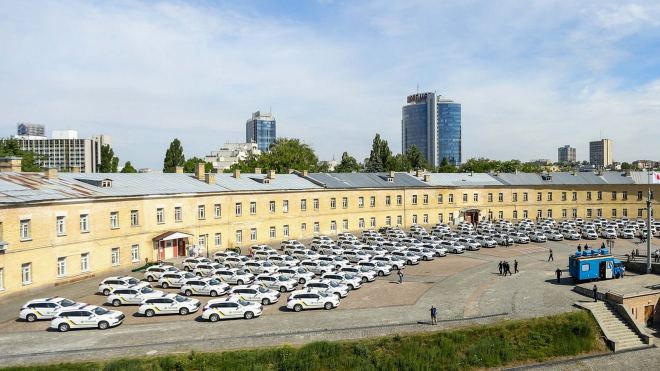 Tolik jich znovu neuvidíte. Policie na Ukrajině převzala 635 Mitsubishi Outlander