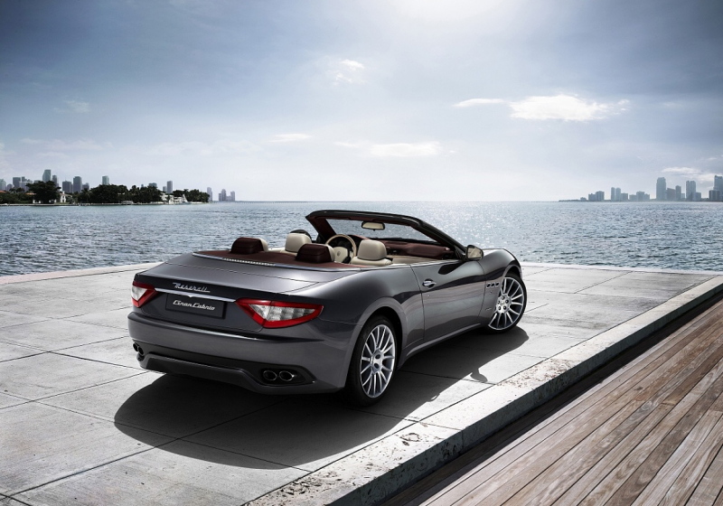 Maserati GranCabrio: italské kupé odhodilo střechu - 3 -