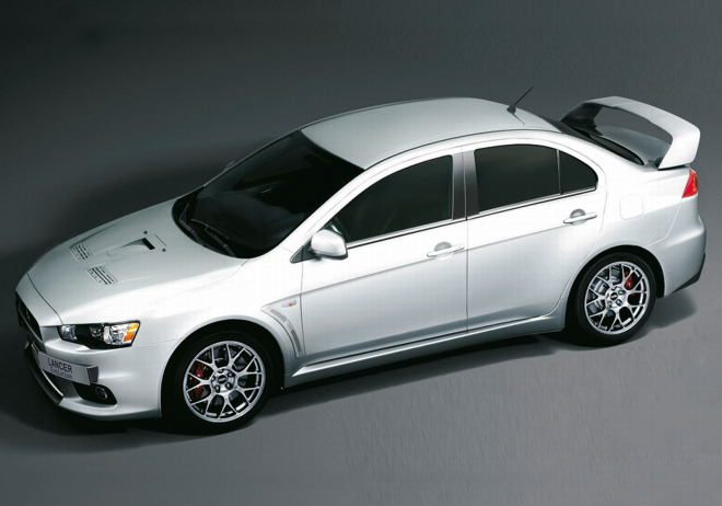 Mitsubishi Lancer Evo nakonec dostane náhradu, výkonné hybridní SUV