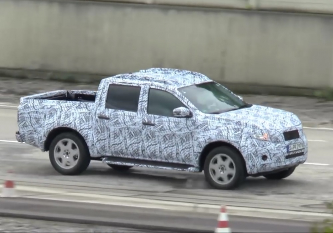 Mercedes GLT: luxusní pick-up nachytán při testech, dorazí již příští rok (video)