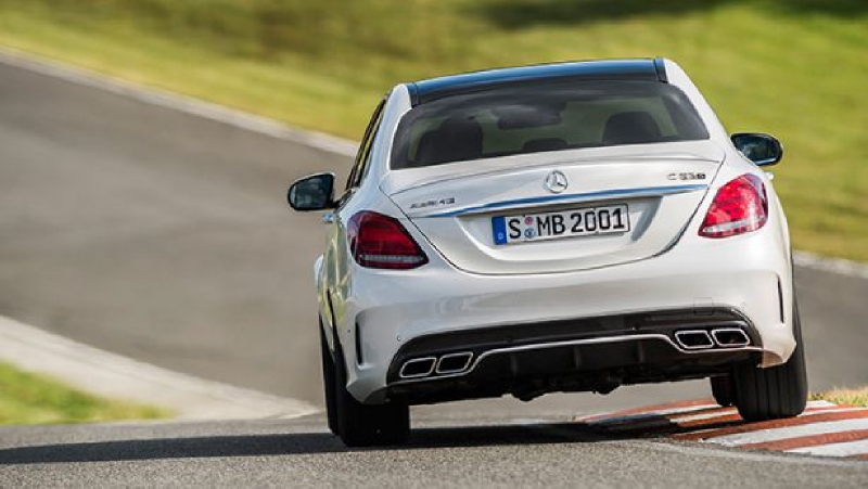 Mercedes_C_63_AMG_2015_sada_08_800_600.jpg