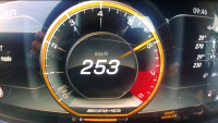 Nový Mercedes AMG E 63 S ukázal zrychlení na 250 km/h, takhle pálí 612 koní (video)