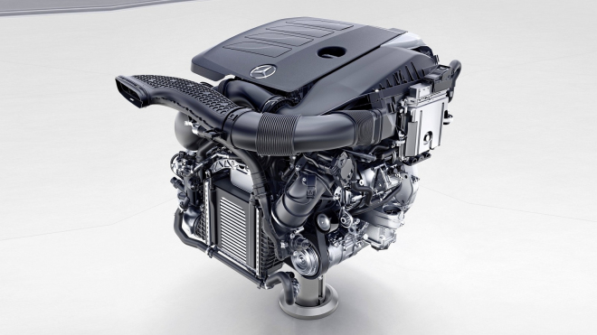 Mercedes začal prodávat svůj chytrý nový motor. Slibuje 299 koní za 6,7 l, benzinu
