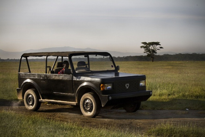 Mobius Two: i v Africe se vyrábějí auta. No, spíše je tam slepují