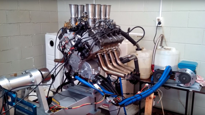 Tento stroj v plné nahotě ukazuje Achillovu patu moderních motorů aut