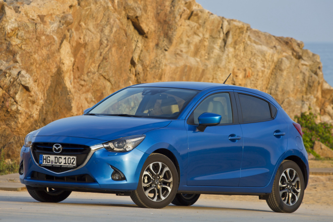 Mazda 2 2015 pro Evropu: nové fotky a detaily, benzinová 1,5 dá stovku za 8,7 s