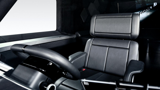 Vyzyvatel tahače budoucnosti Tesly je venku, skýtá prý luxus prvotřídních hotelů