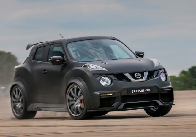 Nissan Juke-R 2.0 je šílené SUV na druhou, s 600 koňmi má jet 320 km/h