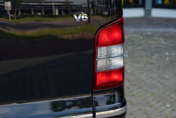K mání je neuvěřitelná luxusní tovární verze VW Multivan V6 Individual jako vzpomínka na doby, kdy jste po Němcích mohli chtít opravdu cokoli
