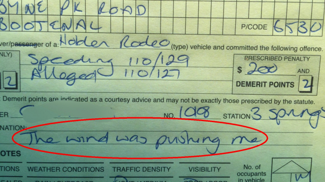 Řidiče zastavila policie kvůli překročení rychlosti, vytáhl „dokonalou” výmluvu