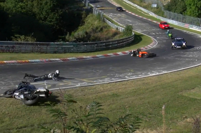 Nehody na Nürburgring Nordschleife v roce 2012 v osmi minutách (video)