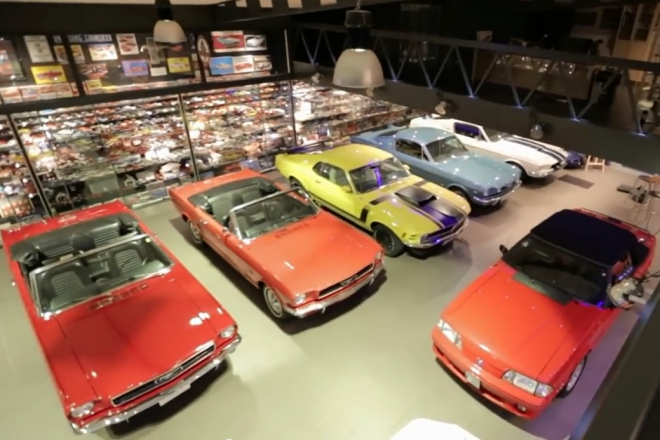 Tohle je největší sbírka Fordů Mustang na světě, Belgičan posbíral 5 500 aut (+ video)