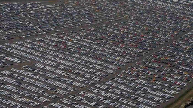 Na největším parkovišti světa byste se možná ztratili, pojme přes 20 000 aut