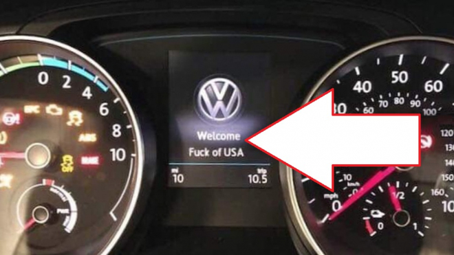 Na displeji nového VW pro USA se záhadně objevil „vánoční” vzkaz pro Američany