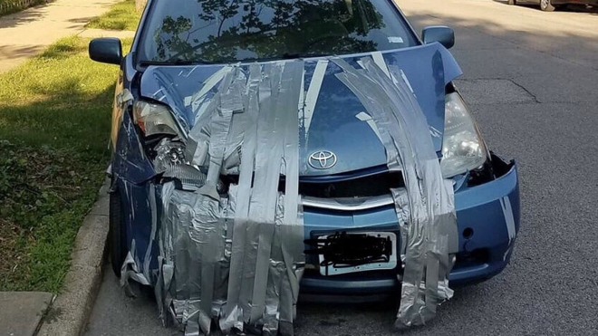 Galerie nejotřesnějších úprav a oprav aut. I s tímhle někdo vyrazil na silnice