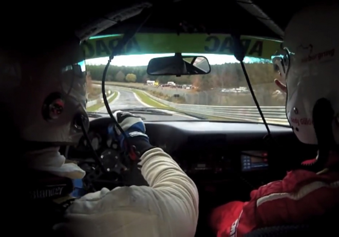 Takhle vypadá jízda po Nordschleife v protisměru, je ještě nevyzpytatelnější (video)